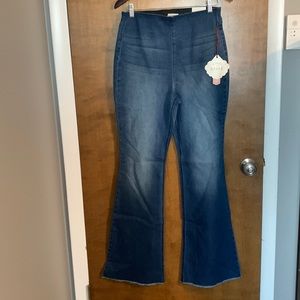 Knox Rose size M pull on flare jeans.